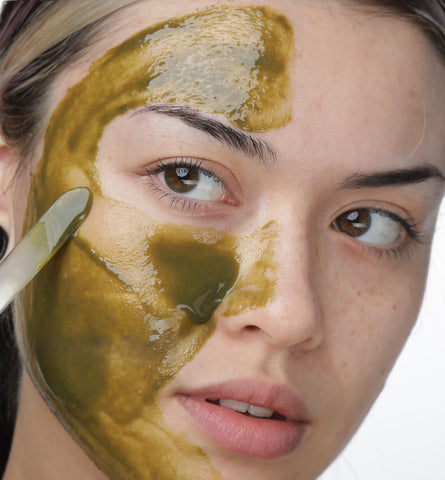 Blog Feed Article Feature Image Carousel: When to Use a Face Mask for Acne 