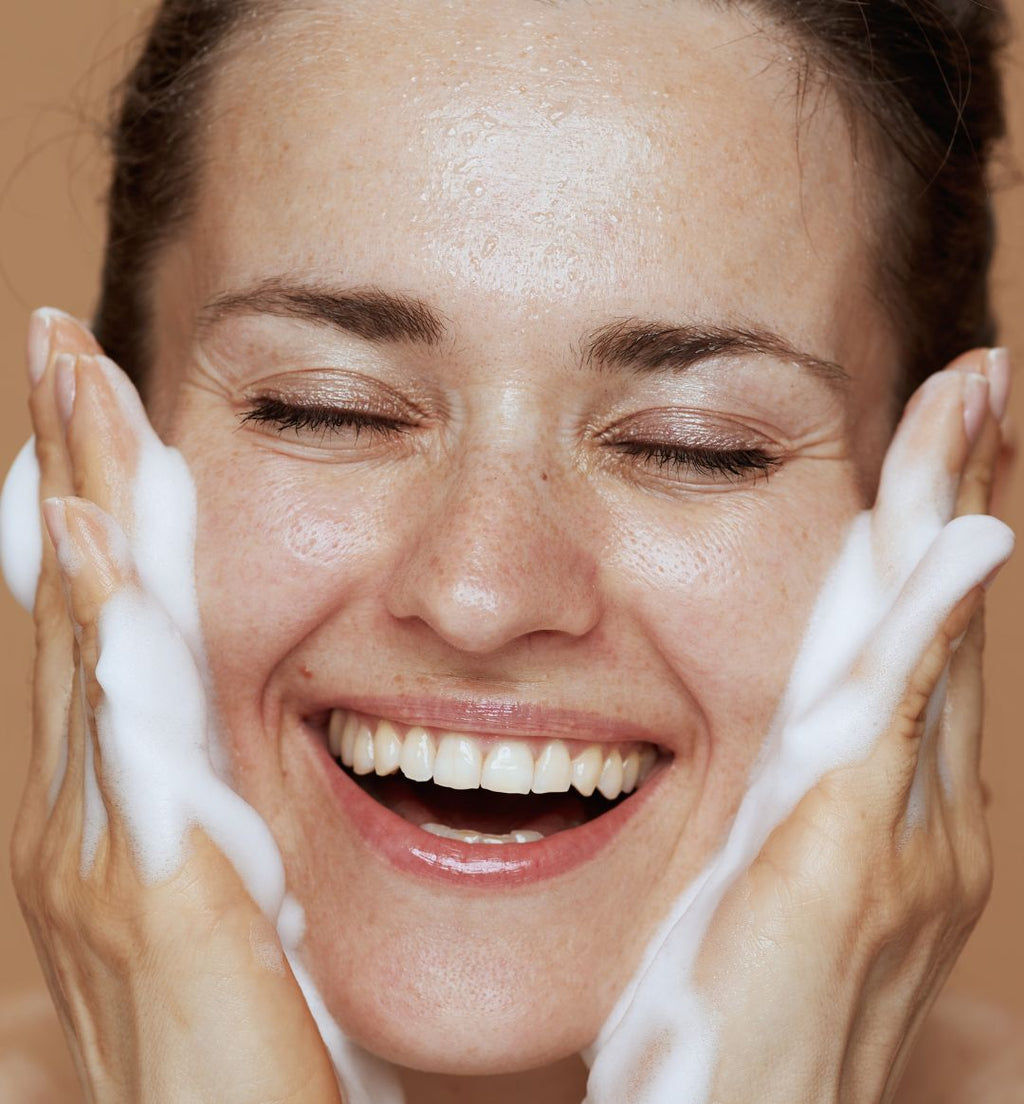 Invisible On The Go Light Dry Shampoo – Naturally Danish